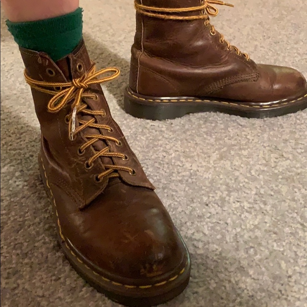 VINTAGE BROWN DR.MARTEN BOOTS